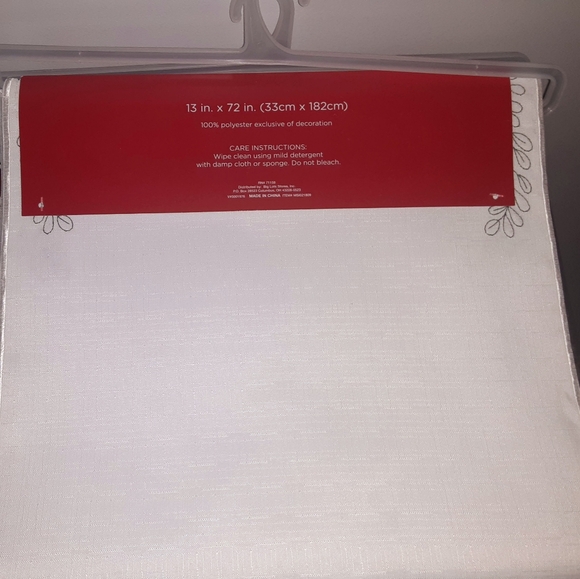 Santa's Workshop Poinsettia Cutout Christmas Table Runner Bundle - Picture 5 of 6